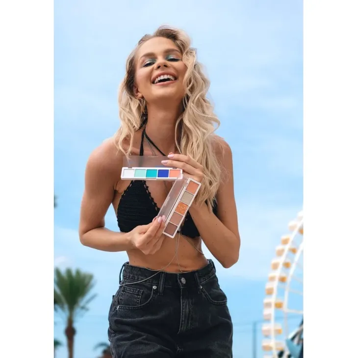 Stars From The Stars Sunlight Party paleta cieni do powiek 7,5 g