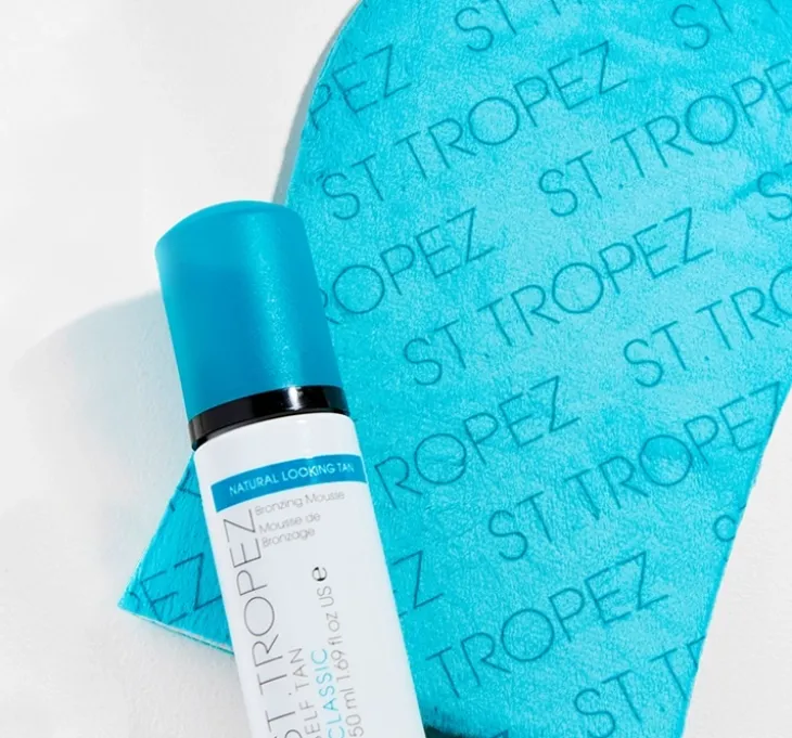 ST. TROPEZ SELF TAN CLASSIC KIT ZESTAW KOSMETYKÓW PIANKA SAMOOPALAJĄCA + RĘKAWICA