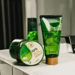 The Saem Jeju Fresh Aloe Soothing Gel 99% wegański żel aloesowy do twarzy i ciała w tubie 300 ml