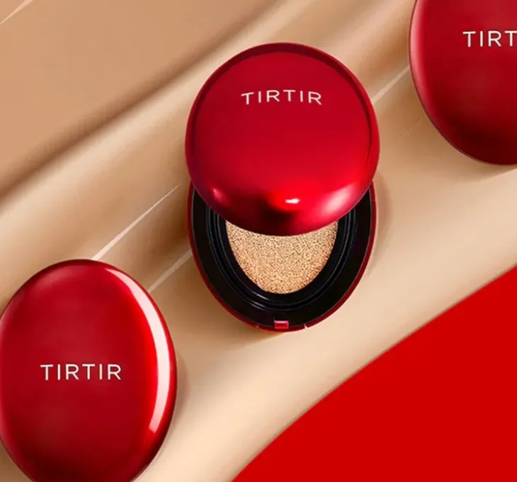 TIRTIR Mask Fit Red Cushion SPF 40 PA++ długotrwały podkład do twarzy w kompakcie 17N Vanilla 18g
