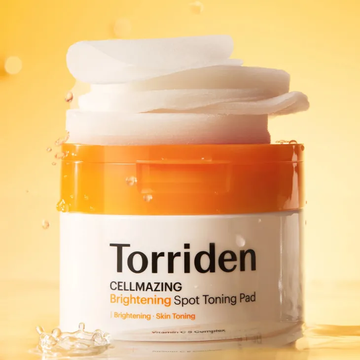Torriden Cellmazing Brightening Spot Toning Pad rozświetlające płatki tonizujące do twarzy z witaminą C 70 sztuk