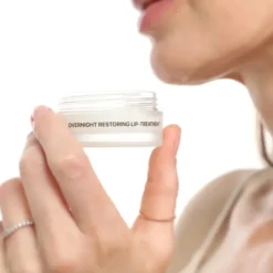 Transparent Lab Overnight Restoring Lip-Treatment regenerujący balsam do ust 15 ml