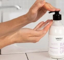 Veoli Botanica Balm Me Up nawilżająco-odbudowujący lekki balsam ceramidowy do ciała 290 ml