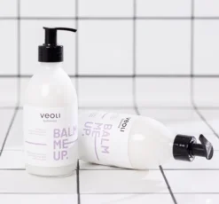 Veoli Botanica Balm Me Up nawilżająco-odbudowujący lekki balsam ceramidowy do ciała 290 ml