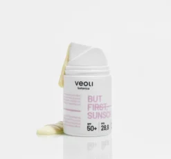 Veoli Botanica But First Sunscreen lekki krem ochronny przeciw fotostarzeniu SPF 50+ 50 ml