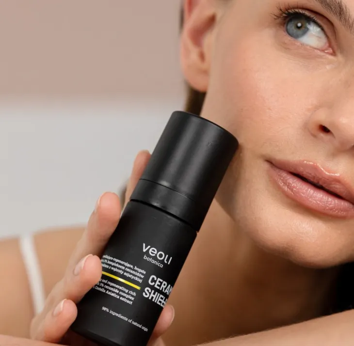 Veoli Botanica Ceramide Shield nawilżająco-regenerujące bogate serum do twarzy 30 ml