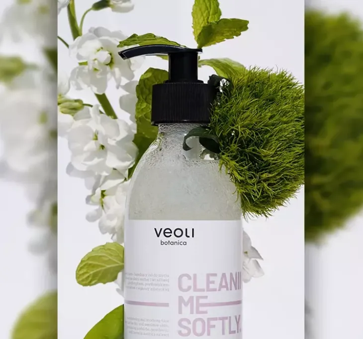 Veoli Botanica Cleaning Me Softly nawilżająco-łagodzący żel do mycia twarzy 190 ml