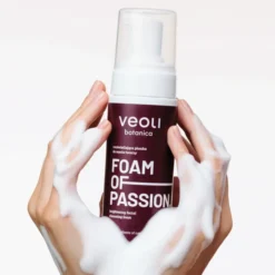 Veoli Botanica Foam Of Passion rozświetlająca pianka do mycia twarzy 150 ml