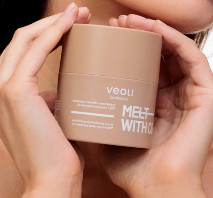 Veoli Botanica Melt With Comfort emulgujące masełko nawilżające do zmywania makijażu i SPF do skóry suchej i odwodnionej 40 g