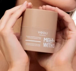 Veoli Botanica Melt With Comfort emulgujące masełko nawilżające do zmywania makijażu i SPF do skóry suchej i odwodnionej 40 g