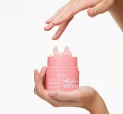 Veoli Botanica Melt With Kindness emulgujące masełko łagodzące do zmywania makijażu i SPF do skóry naczyniowej 40 g