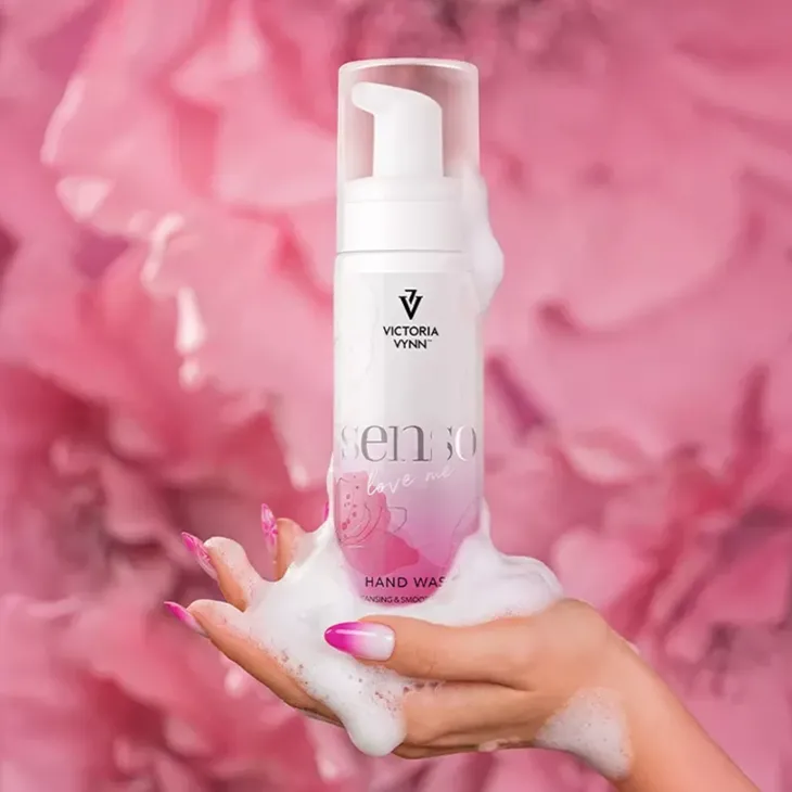 Victoria Vynn Senso Love Me perfumowana pianka do oczyszczania dłoni po manicure 200 ml