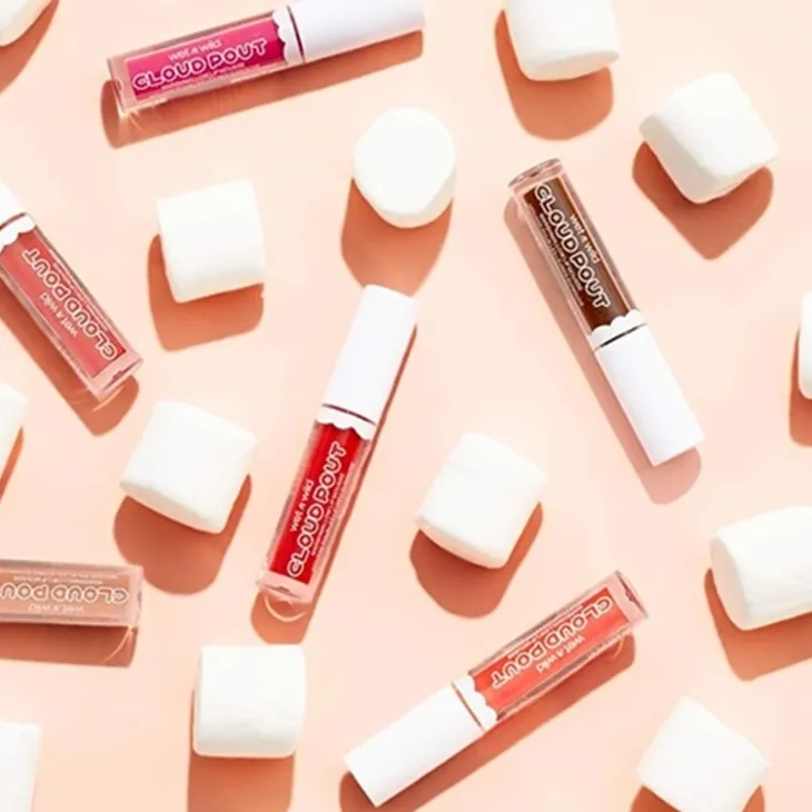 Wet n Wild Cloud Pout Marshmallow Lip Mousse pomadka do ust Girl, You're Whipped 3 ml