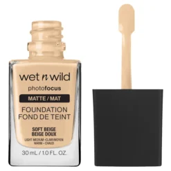 Wet n Wild Photo Focus matowy podkład do twarzy Soft Beige 30 ml