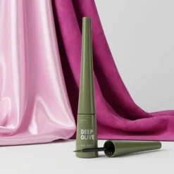 Wibo Deep Olive eyeliner w płynie z precyzyjnym pędzelkiem 4 g