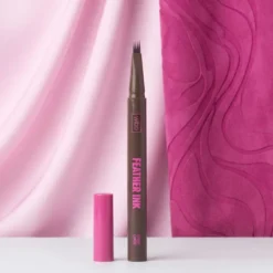 Wibo Feather Ink pisak do brwi z poczwórną końcówką 01 Soft Brown 0,6 g