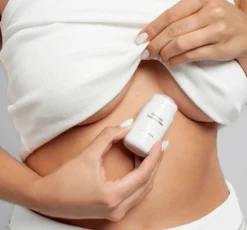 Your Kaya delikatny dezodorant w sztyfcie pod pachy i biust Aloes i Czarna Porzeczka 35 g